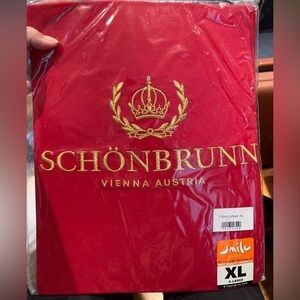 B&C | NIP Red Gold Embroidered Schönbrunn Vienna Austria Unisex Tee Shirt XL